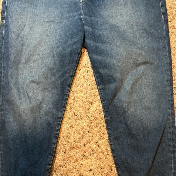 Good American Always Fits Good Legs Straight Leg Jeans. Size 20-26. - Picture 4 of 16